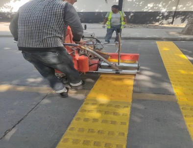 山南山南专业道路划线施工